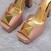 Valentino One Stud beige patent leather platform heels - 6