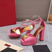 Valentino One Stud pink patent leather platform heels - 6