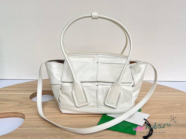 Bottega Veneta Arco Mini White Tote Bag - 1