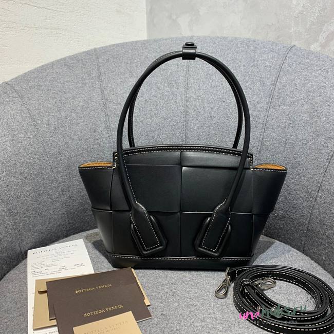 Bottega Veneta Arco Mini Black Leather Tote Bag - 1