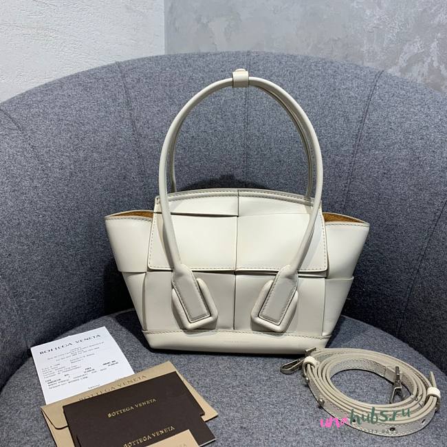 Bottega Veneta Arco Mini White Leather Tote Bag - 1