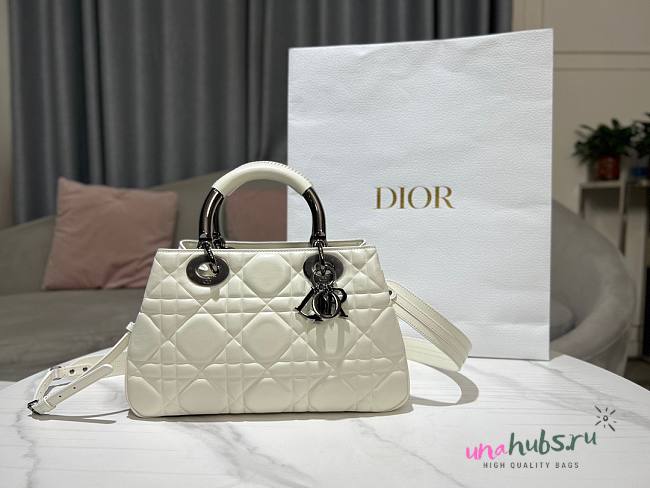 Dior Medium The Lady 95.22 white cannage quilted leather bag - 1