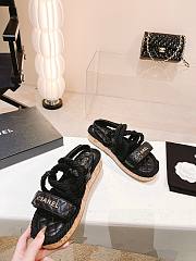 Chanel slippers black in raffia - 6