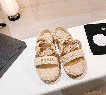 Chanel slippers beige in raffia