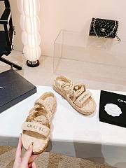 Chanel slippers beige in raffia - 5