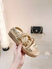 Chanel slippers beige in raffia - 6