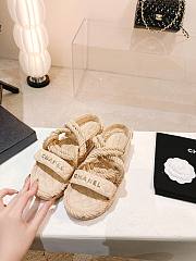 Chanel slippers beige in raffia - 3