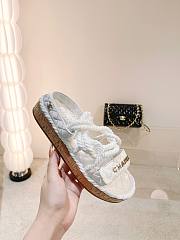 Chanel slippers white in raffia - 3