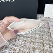 Chanel white caviar card holder  - 3