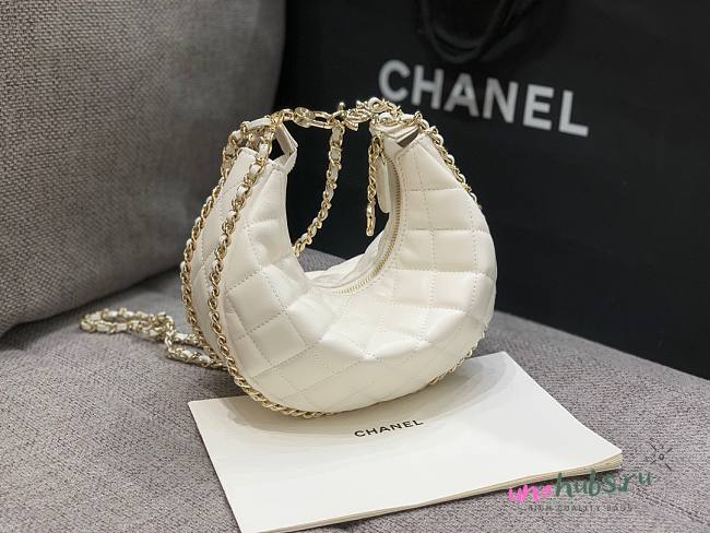 Chanel white lambskin pouch with chain bag - 1