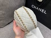 Chanel white lambskin pouch with chain bag - 4