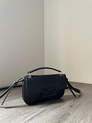 Fendi Baguette black patent leather phone pouch - 5