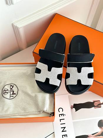 Hermes Chypre white/ black sandal