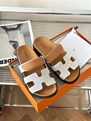 Hermes Chypre white/ brown sandal - 2