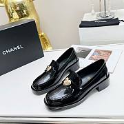 Chanel heart logo patent leather loafer  - 2