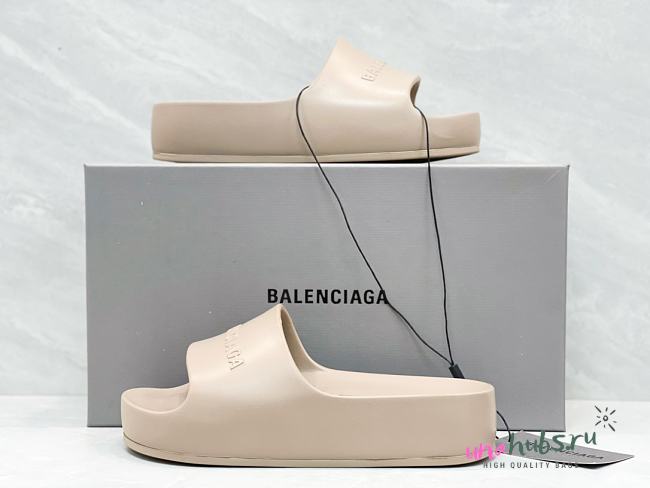 Balenciaga Chunky nude slide sandal - 1