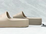 Balenciaga Chunky nude slide sandal - 6