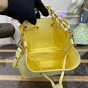 Louis Vuitton Neonoe Yellow Monogram bag - 4