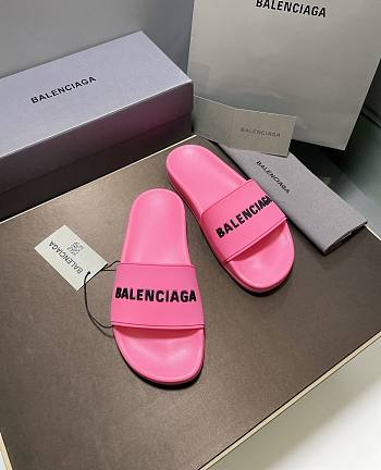 Balenciaga pink slippers 