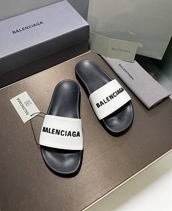 Balenciaga black/white slippers
