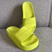 Balenciaga Chunky neon slide sandal - 3