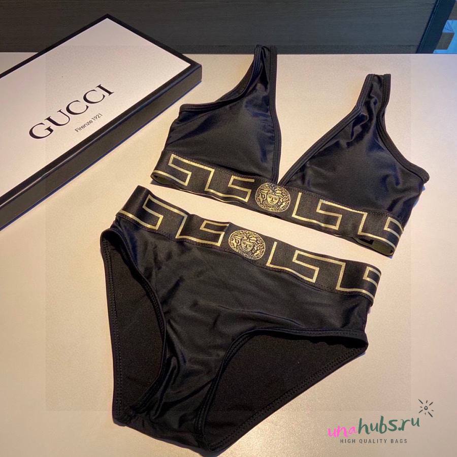 Versace black swimsuit 02 - unahubs.ru