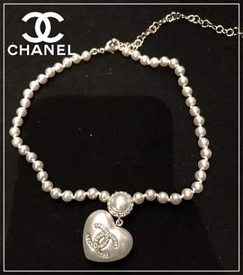 Chanel pearl necklace 