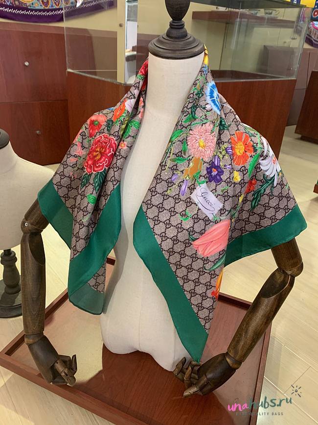 Gucci flower green scarf 90*90 - 1