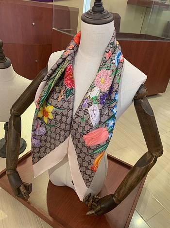 Gucci flower white scarf 90*90