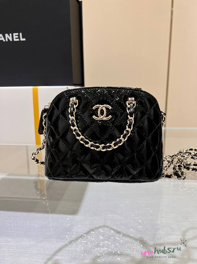 Chanel 2023 small clutch black shiny leather bag - 1