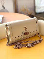 Gucci Diana bambo white leather mini bag  - 3