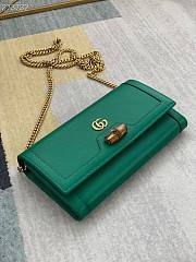 Gucci Diana bambo green leather mini bag - 3