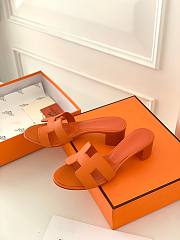 Hermes orange heeled slippers - 2