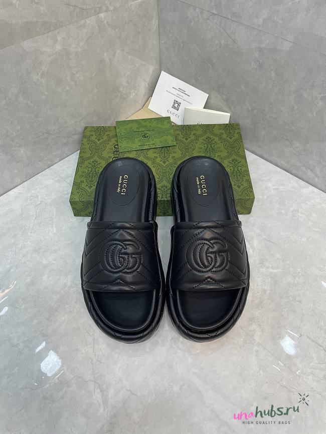 Gucci GG black slippers - 1