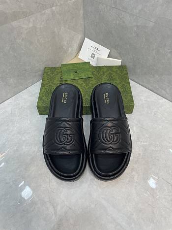 Gucci GG black slippers