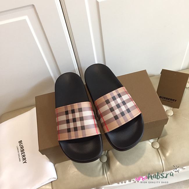 Burberry canvas slippers - 1