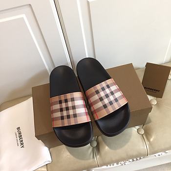 Burberry canvas slippers