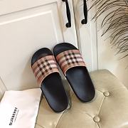 Burberry canvas slippers - 2