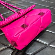 Valentino Garavani Roman Stud small quilted hot pink leather shoulder bag - 4