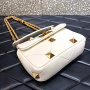 Valentino Garavani Roman Stud small quilted white leather bag - 4