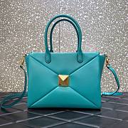 Valentino Garavani One stud blue leather tote bag - 1