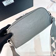 Prada Logo Plaque Zipped Grey Shoulder Bag - 3