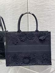 Dior book tote black flowers medium bag - 2