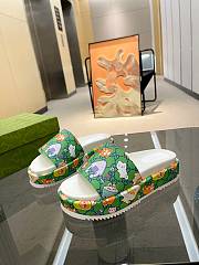Gucci GG Canvas Slide Green Sandals - 6
