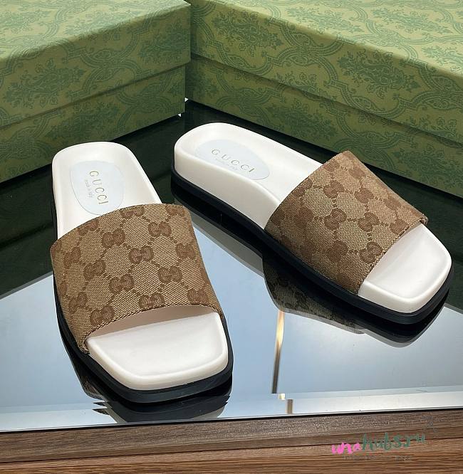 Gucci GG monogram brown slippers - 1