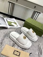 Gucci white leather slippers - 6