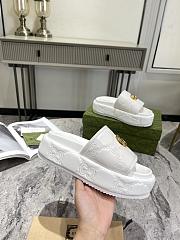 Gucci white leather slippers - 2