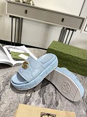 Gucci blue leather slippers - 2