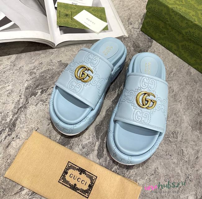 Gucci blue leather slippers - 1