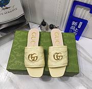 Gucci beige GG leather slippers - 1